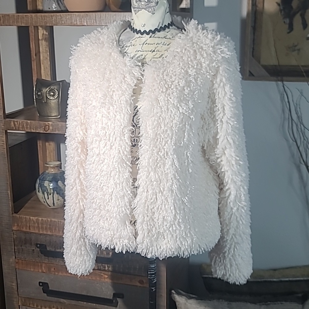 Ashley By 26 Women's Cream Faux Fur Jacket - Picture 2 of 8